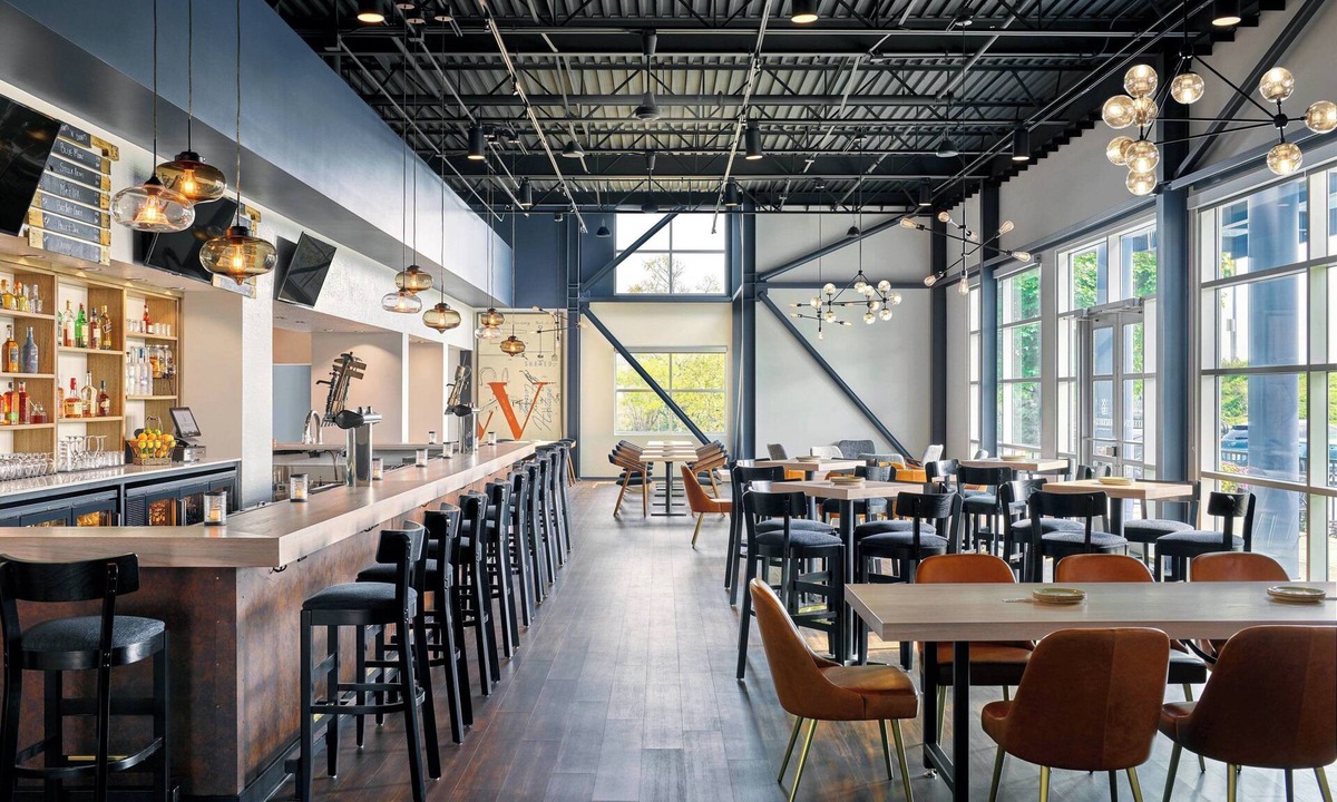 Menomonee Falls Hotel | Delta Hotels by Marriott Milwaukee Northwest