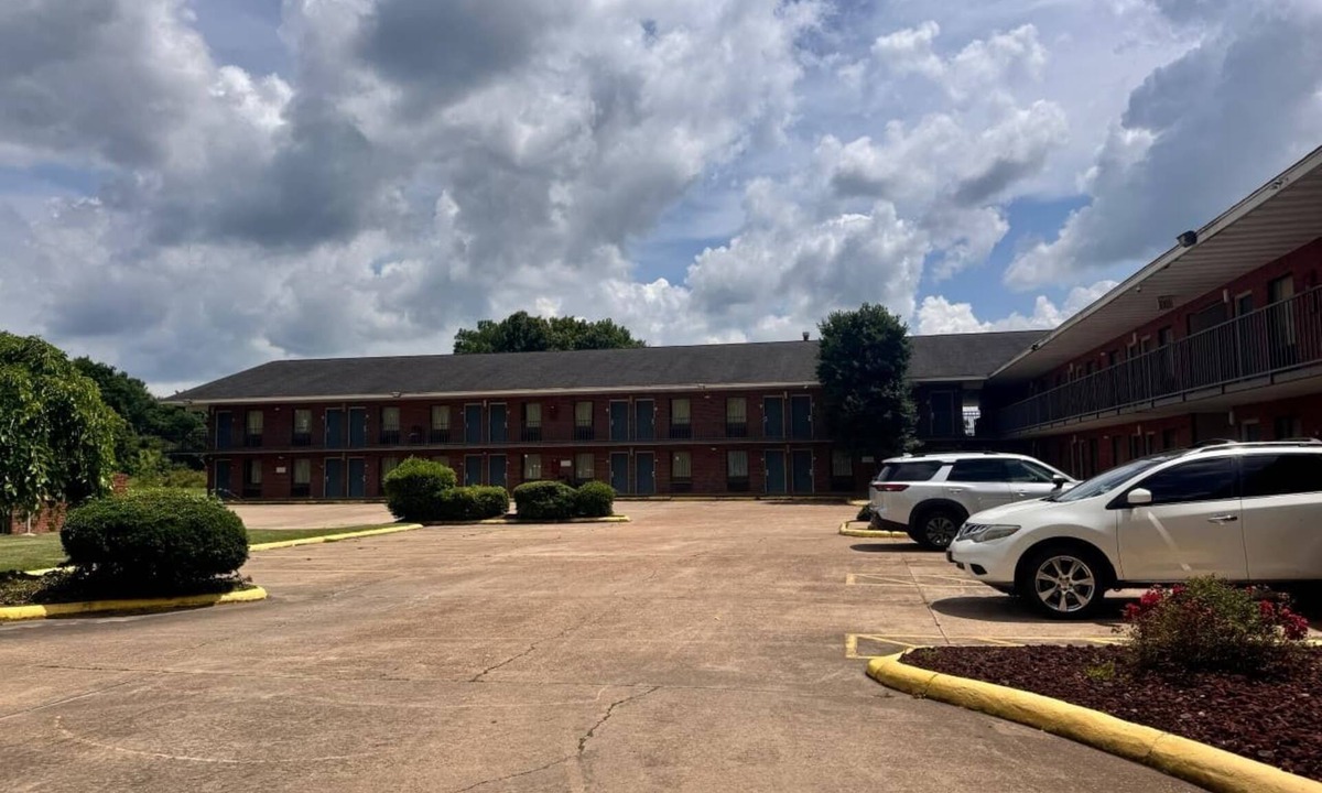 West Helena Hotel | Delta Inn West Helena US 49 AR