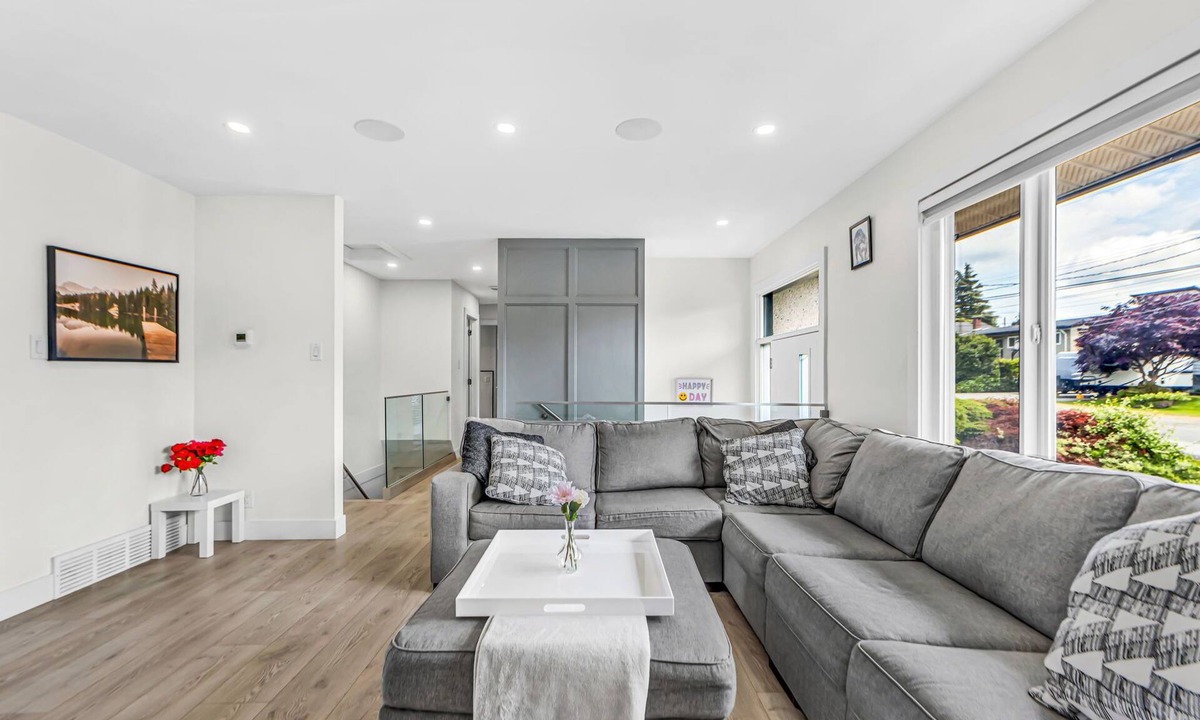 Delta House | Delta Modern 3BR Home · Minutes to Vancouver & YVR