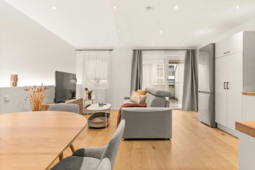 Dingolfing Apartment | Deluxe Apartment Dingolfing - Design & Space