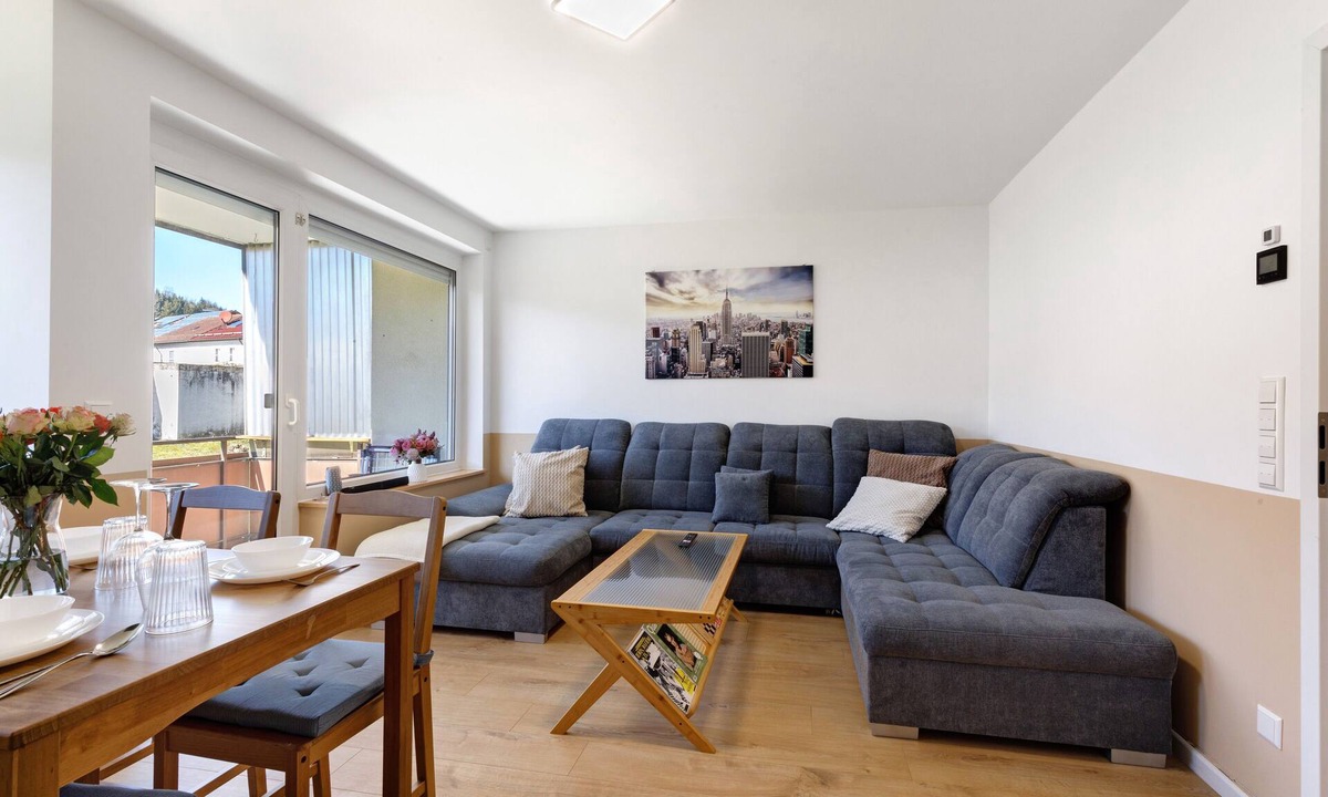 Oberkochen Apartment | Deluxe Apartment in a Quiet Location with Balcony and Wi-Fi