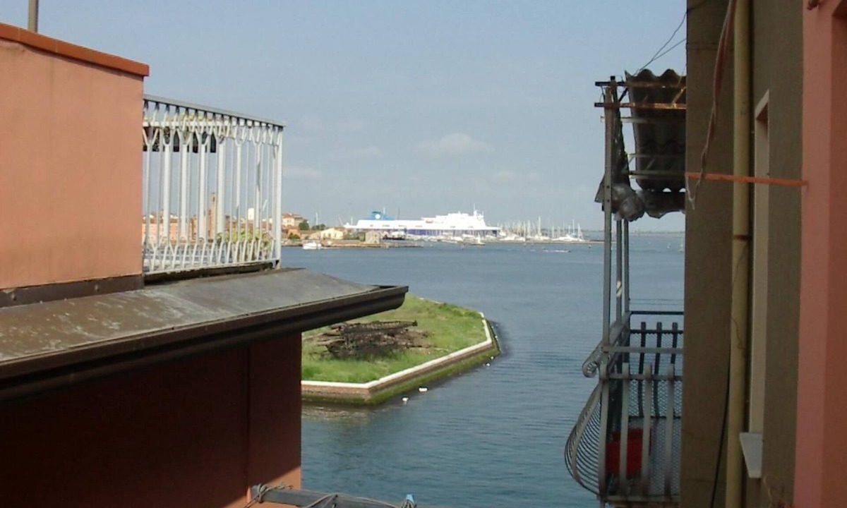 Chioggia Apartment | Deluxe Apartment with Private Balcony