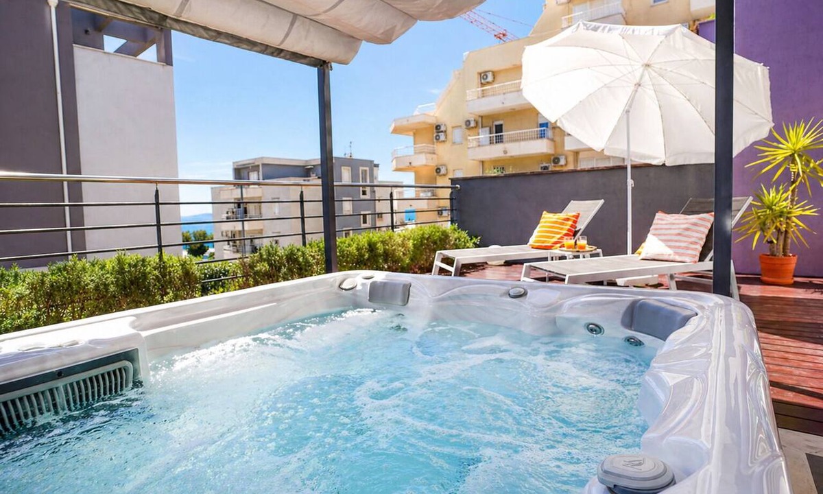 Znjan Apartment | Deluxe beach suite with hot tub, 2 minutes away from the beach