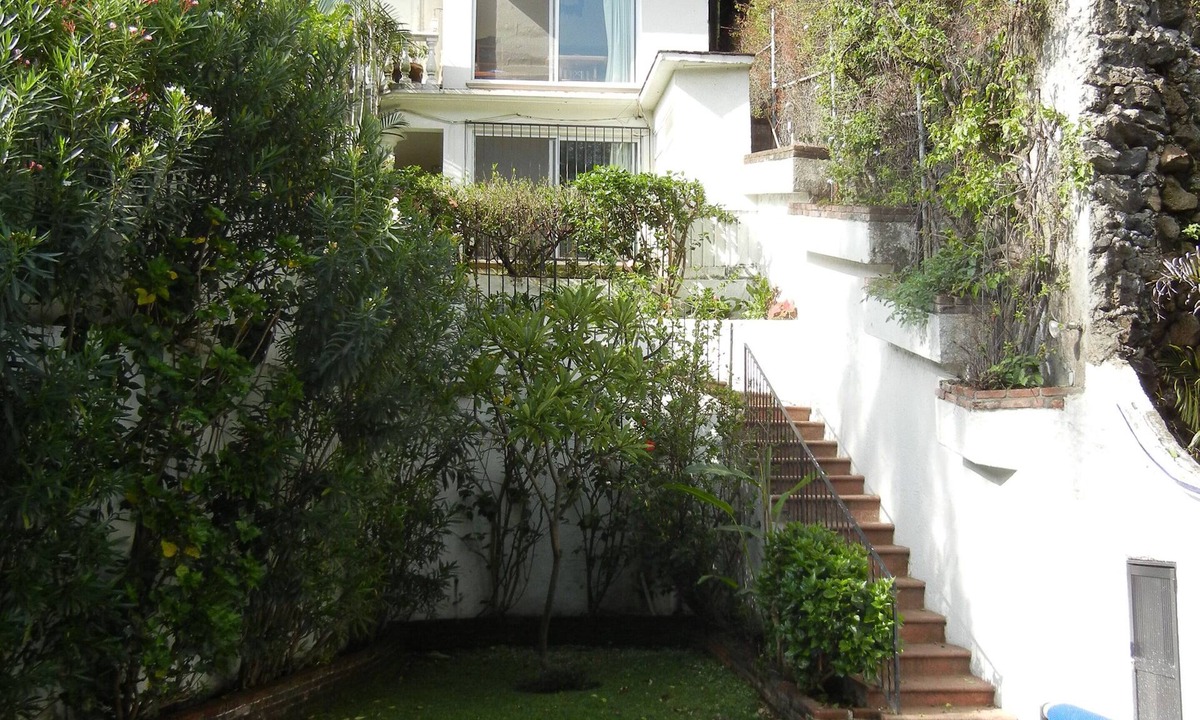 La Pradera Apartment | DELUXE COMPLETELY FURNISHED STUDIO APARTMENT IN A QUIET RESIDENCIAL AREA