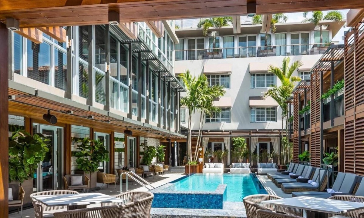 City Center Hotel | Deluxe Double Room, Lennox Miami Beach, Access to Private Beach Area