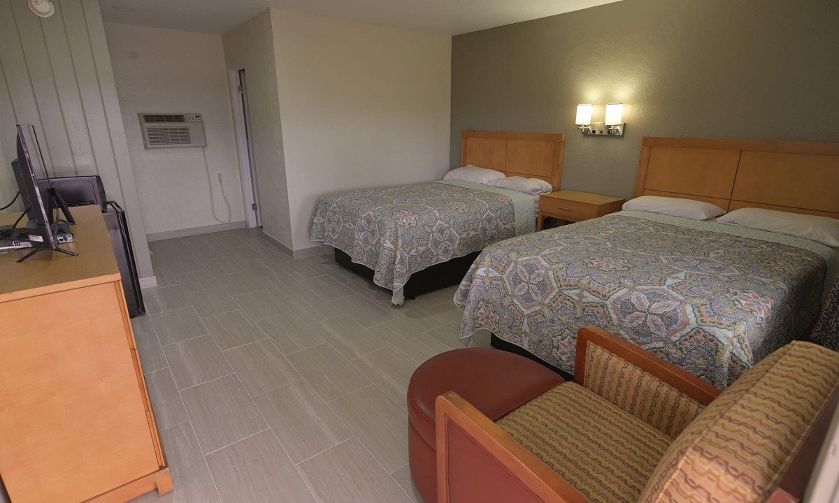 Bunnell Hotel | Deluxe Inn