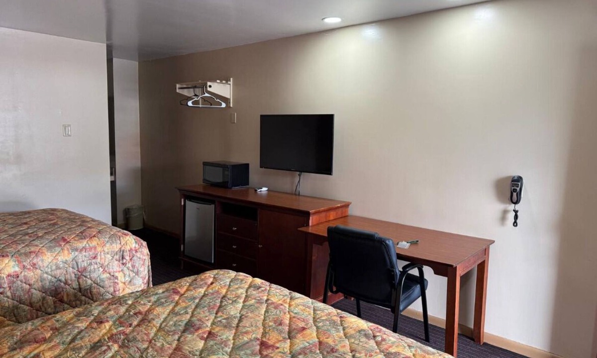 Hebron Hotel | Deluxe Inn