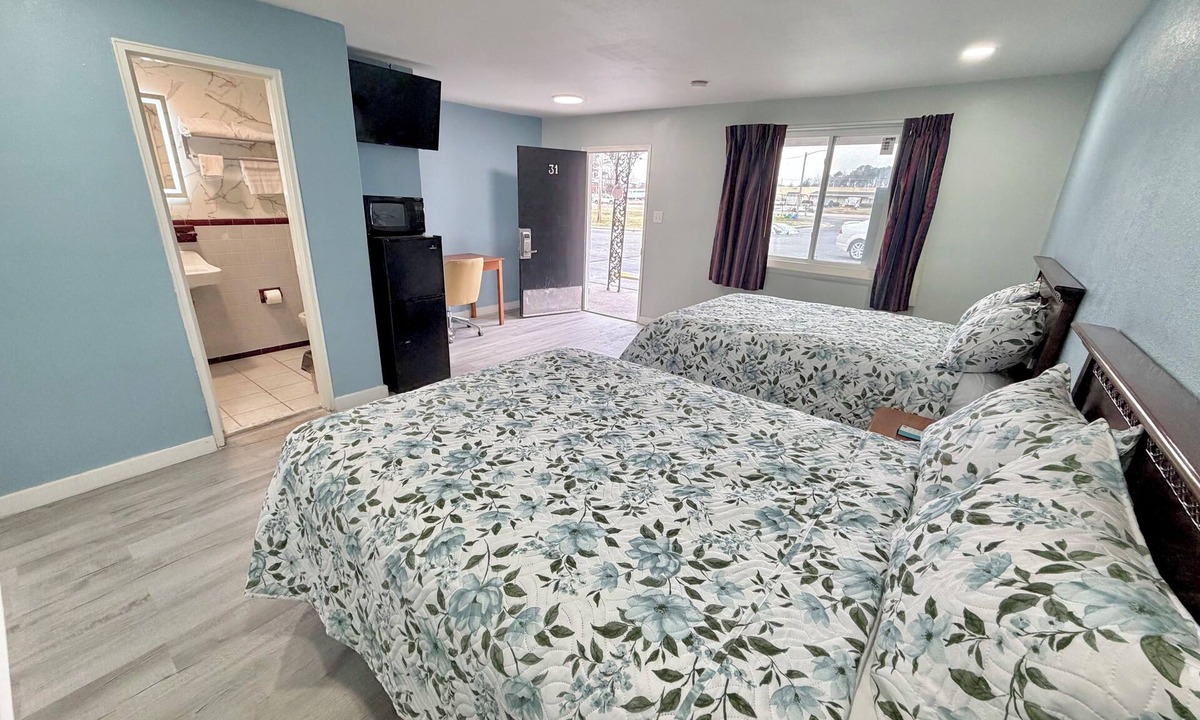 Wilson Hotel | Deluxe Inn