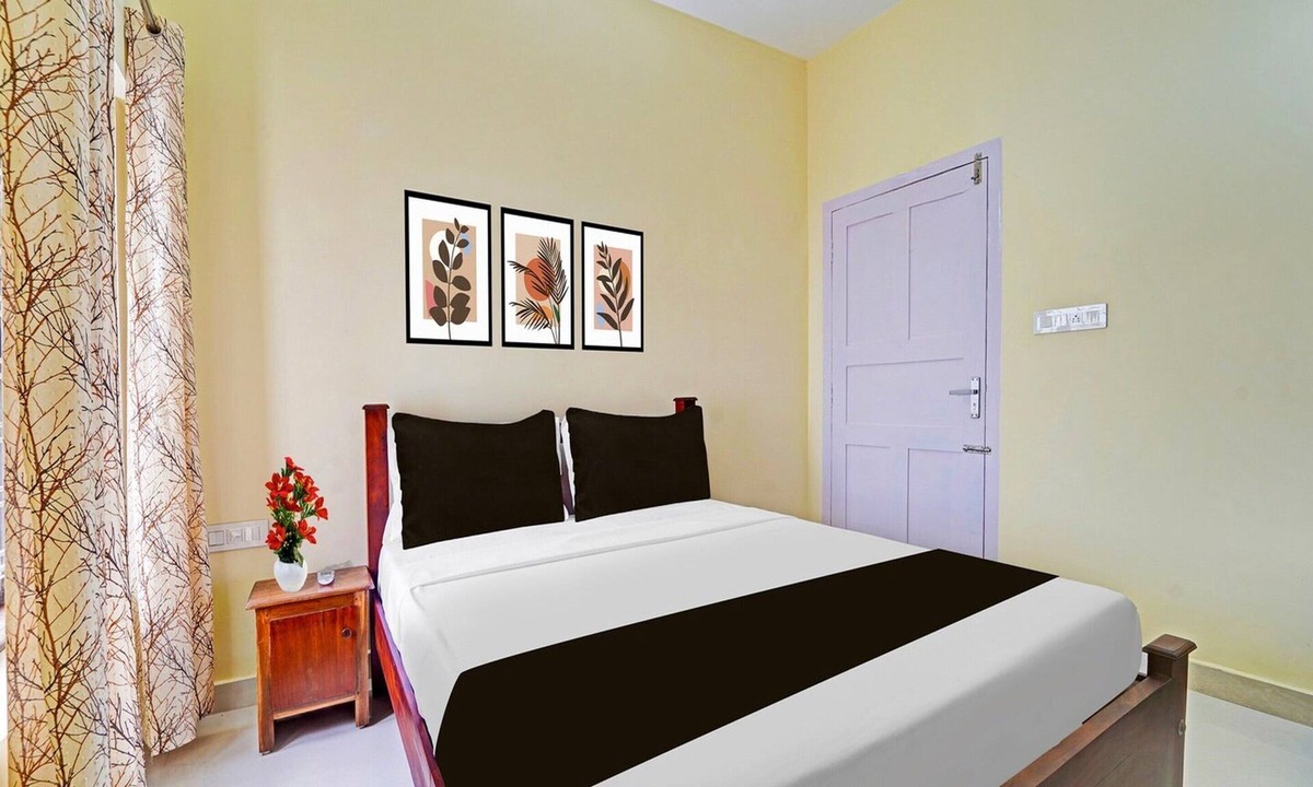 Kulanada House | Deluxe Omalloor Temple MTS Lodge