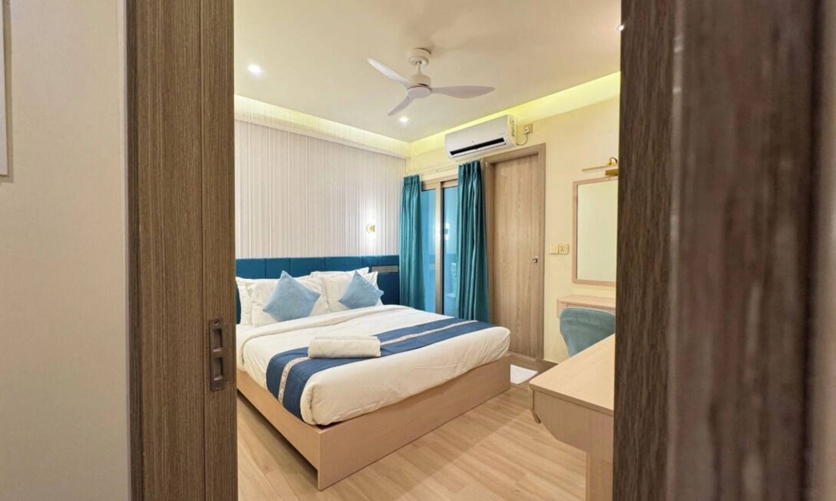Male Apartment | Deluxe Premium Beach-view Room with Balcony