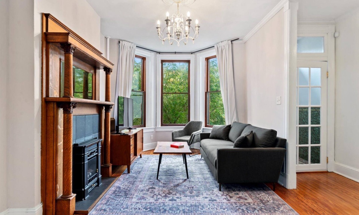 Stanton Park House | Deluxe Private Bedroom on Capitol Hill | Graduate & Intern Housing