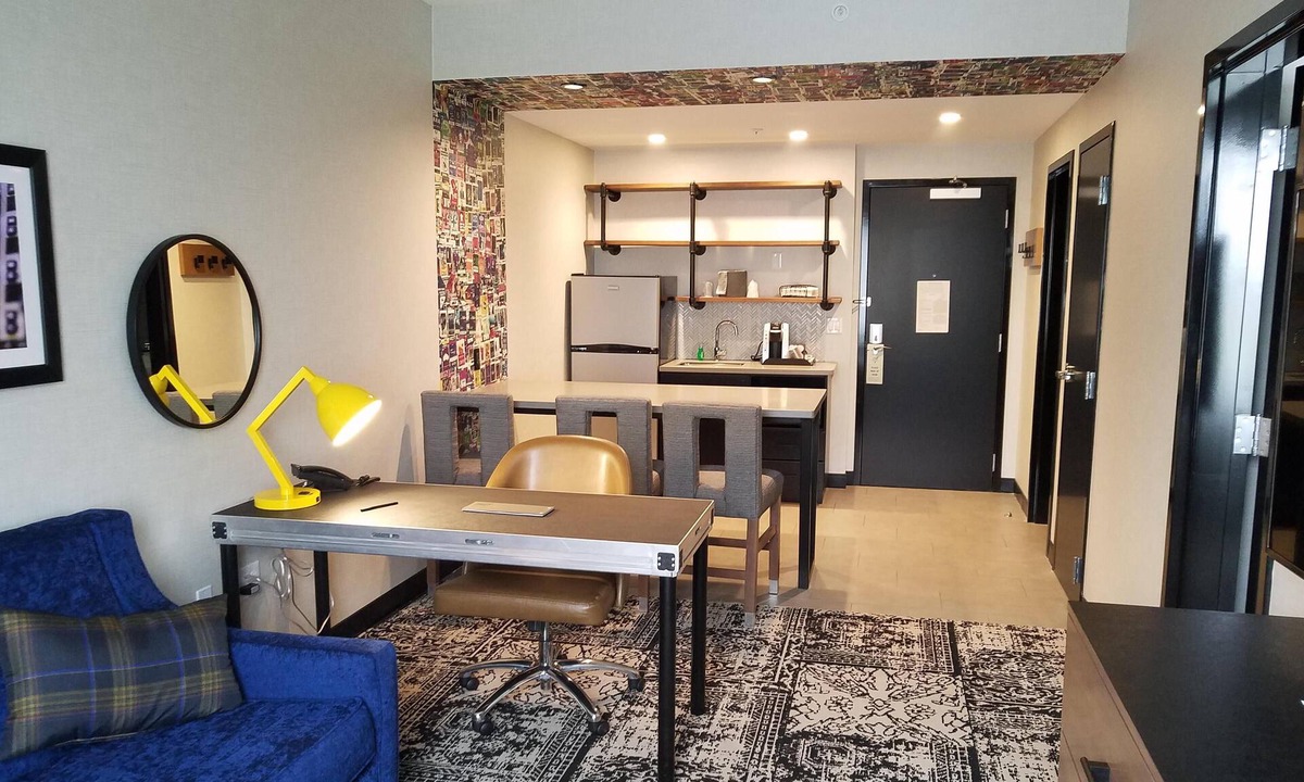 Lititz Hotel | Deluxe Queens ADA Hearing and Mobility Accessible w/roll-in shower -Free Wifi