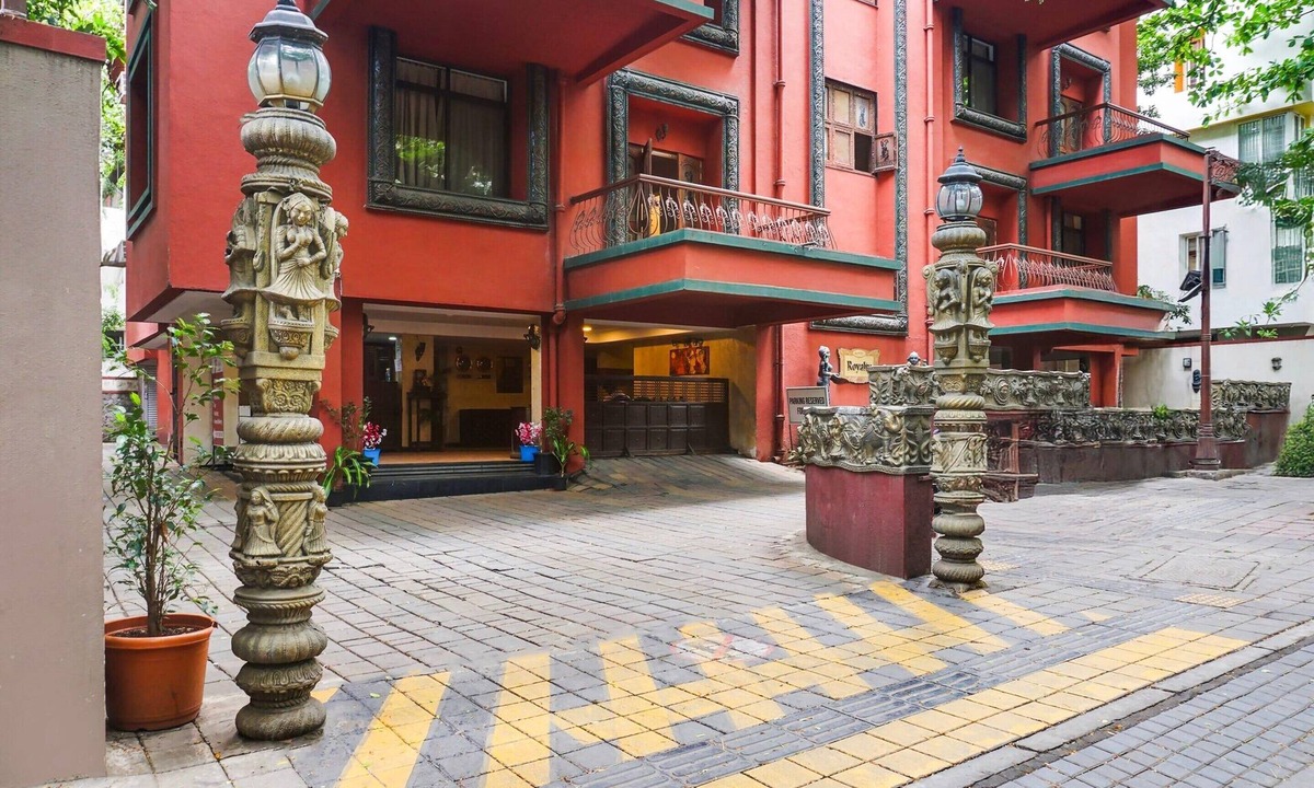 Erandwane House | Deluxe Shivajii Nagar