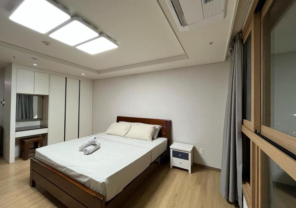 Clark Freeport Apartment | Deluxe Studio in Clark facing Lake with Kitchenette