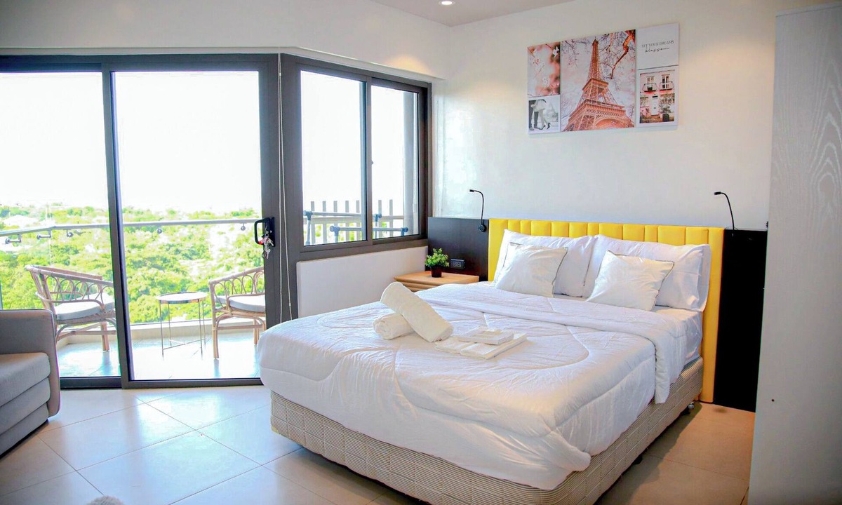 Maribago Condo | Deluxe Studio unit condo in Lapu-lapu City with WiFi, AC