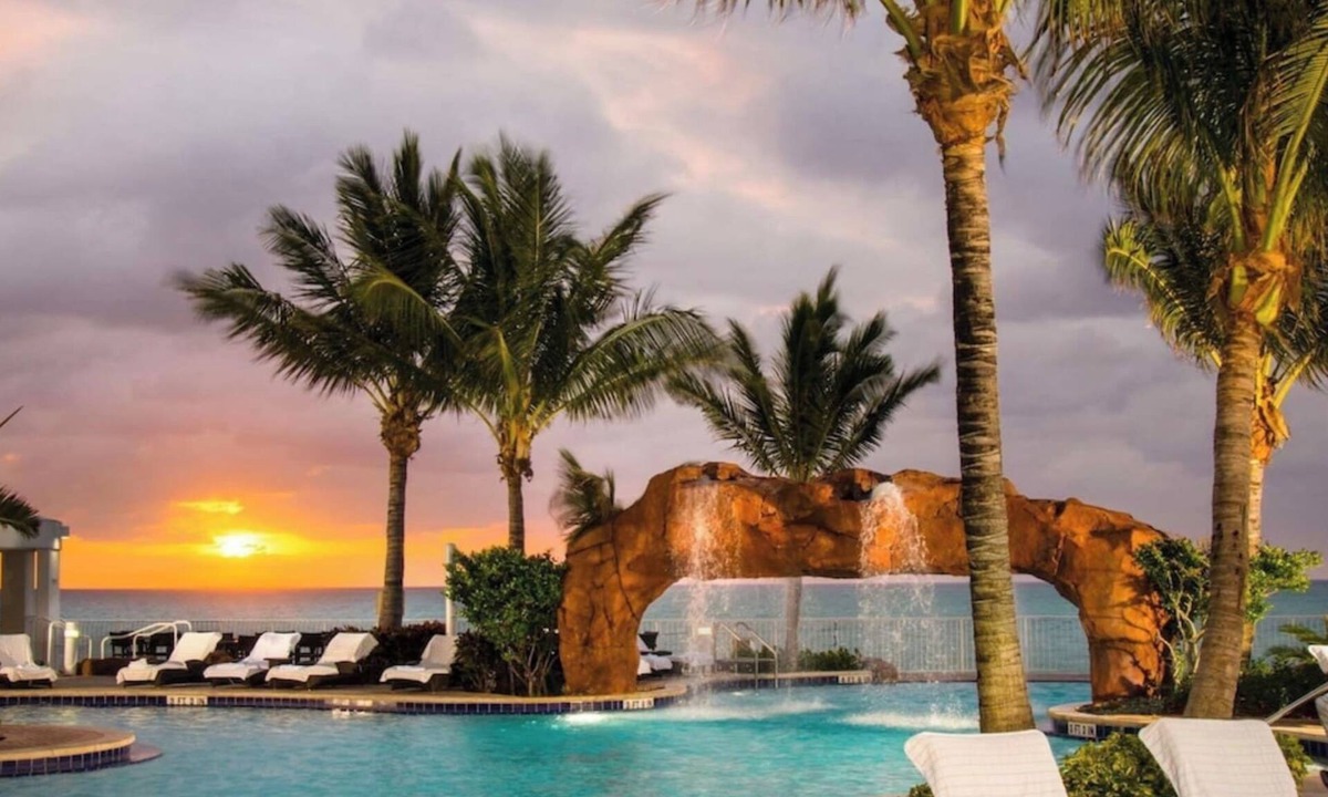 Sunny Isles Beach Apartment | Deluxe Studio Retreat, Amazing Pool