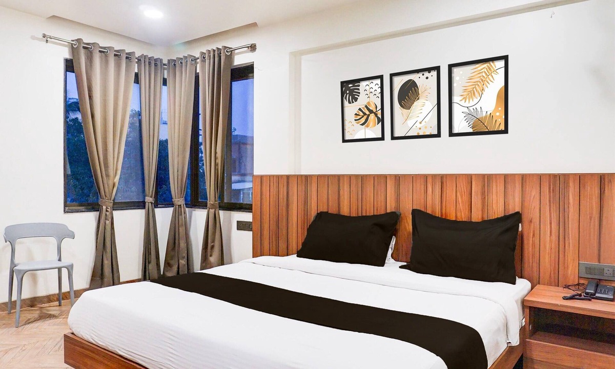 Pune House | Deluxe Viman Nagar Formerly Kuber Inn
