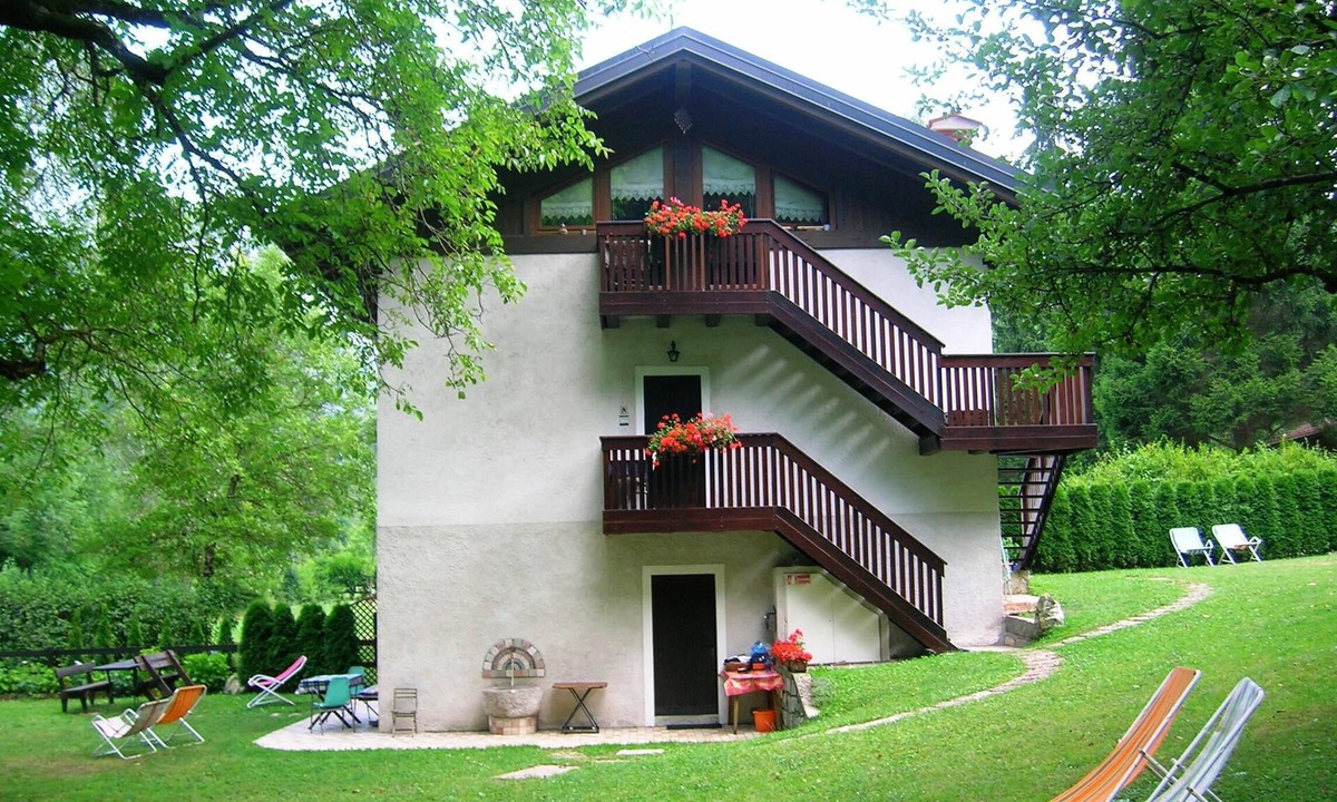 Val Maria-Pur Apartment | Demadonna "PUR" unit B ground floor, 50 sqm-independent entrance- 4 pax, 1 room