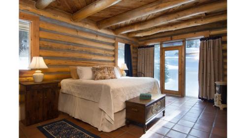 Taos Ski Valley House | Denton Cabin