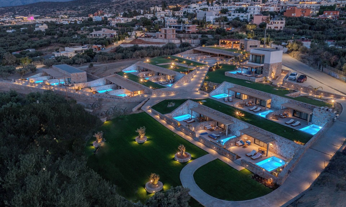Hersonissos Centre Hotel | Deos Luxury Suites