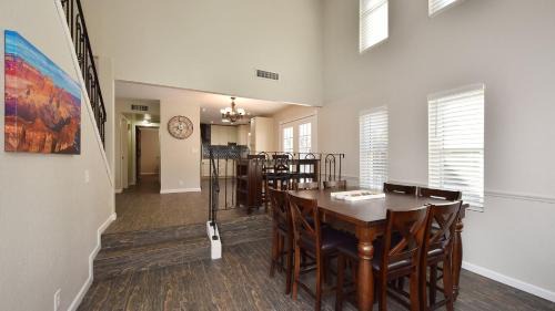 Mesa House | Desert Escape l 2 Masters l Heated Pool