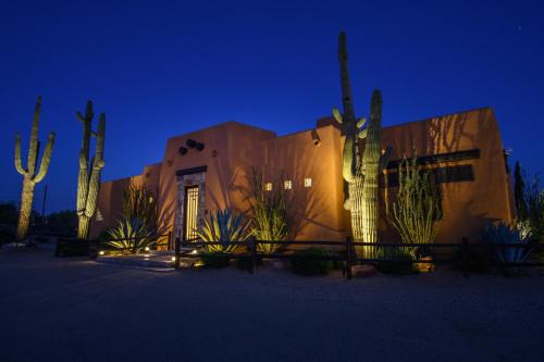 North Scottsdale House | Desert Oasis- Scottsdale Luxury Private Pool Pet Friendly