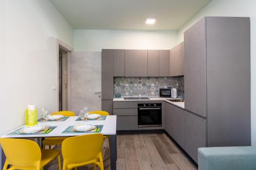San Bartolomeo al Mare Apartment | Design a 50 mt dal Mare con Free Garage - AC - WI-FI - 6 Ospiti max