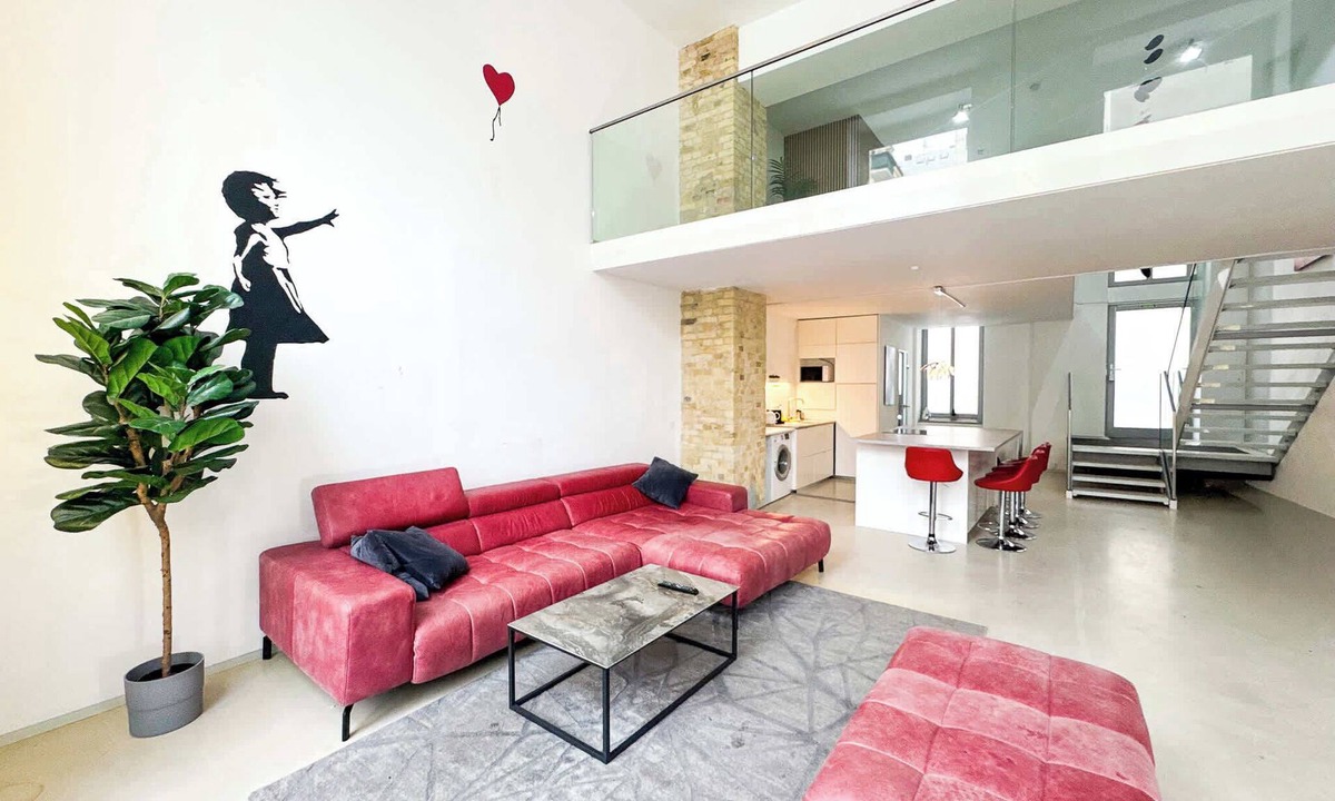 Charlottenburg House | Design Loft with Pool Table for 6