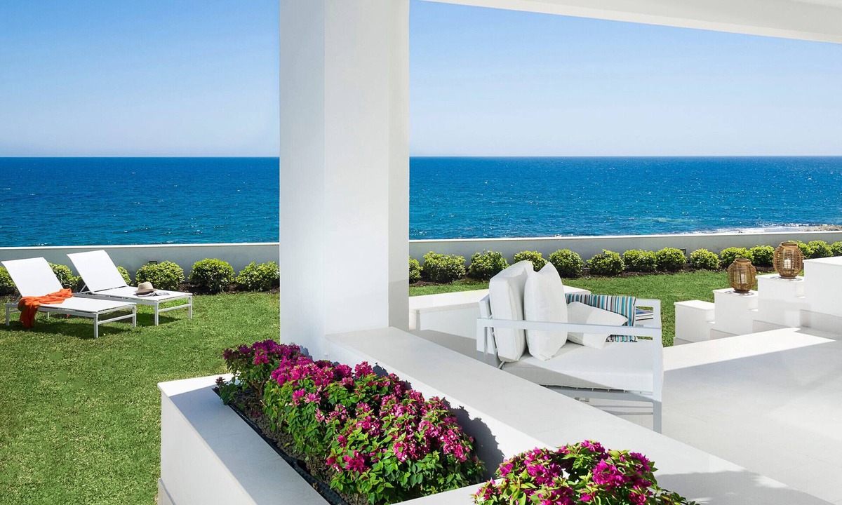 Fontane Bianche Villa | Design sea front villa with mini pool - DiCasaInSicilia