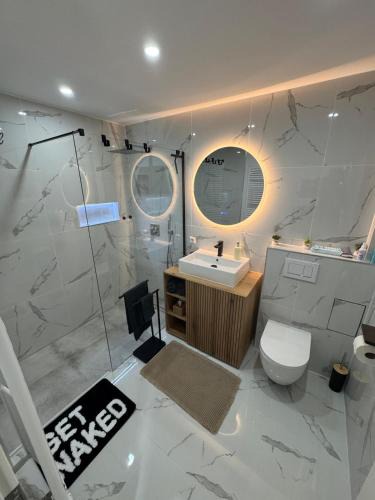Heiningen Apartment | Design-Studio mit Wellness-Bad & Smart Access
