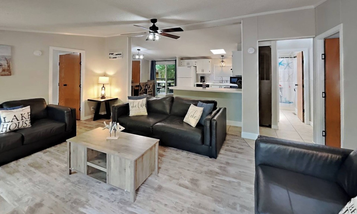 Put-in-Bay House | Designed for Together Time | 10 ppl | IC106