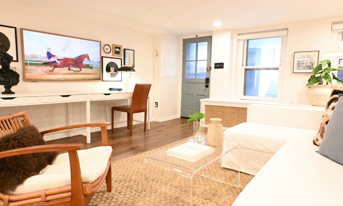 Kingman Park Apartment | Designer Capitol Hill Guesthouse—Prime Location, Walkable + Free Parking