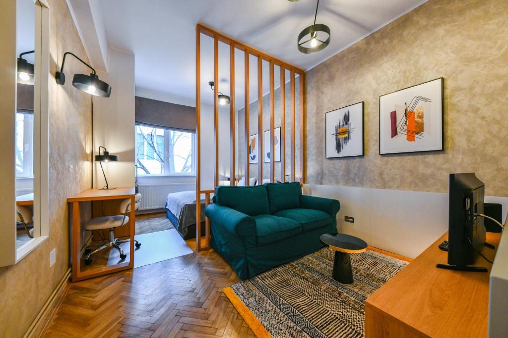 Old Town Apartment | Designer Central Getaway