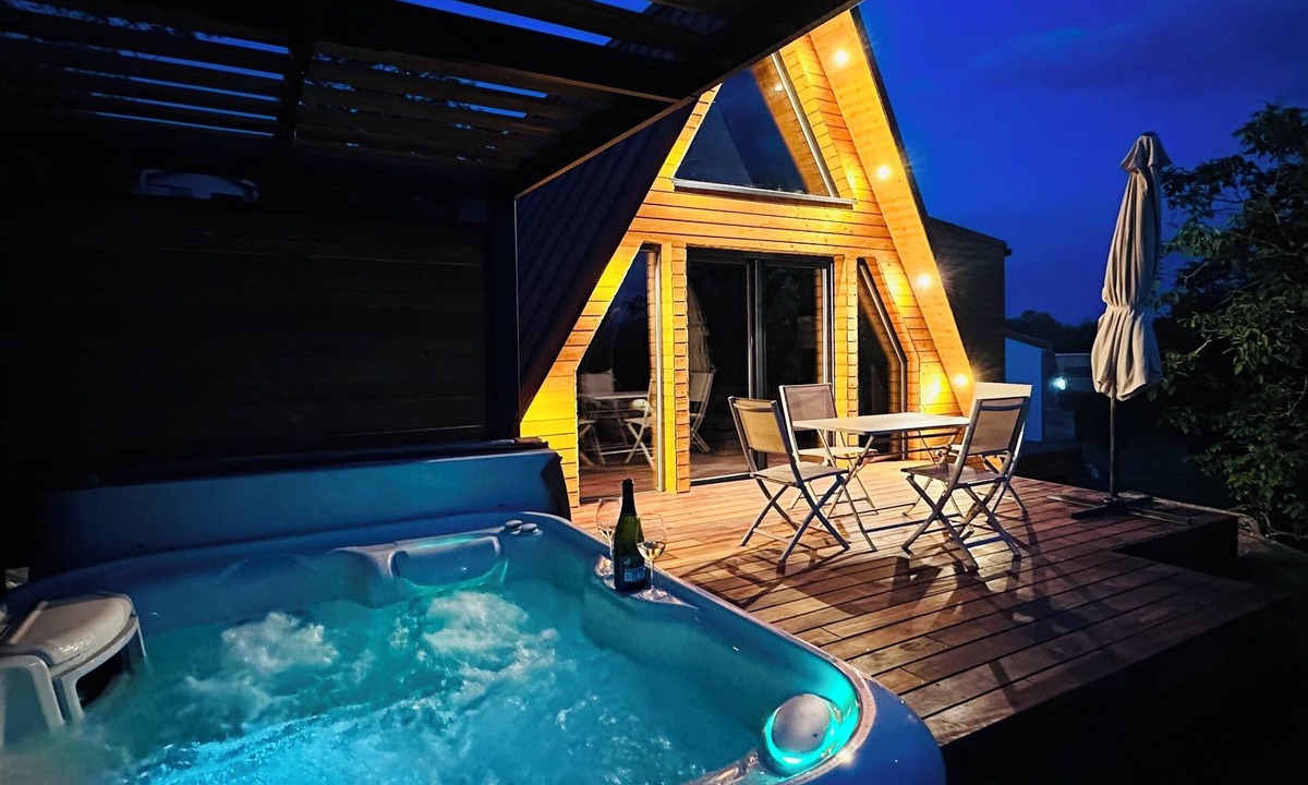 Pardines Ski Chalet | Designer chalet with private Jacuzzi and magical view