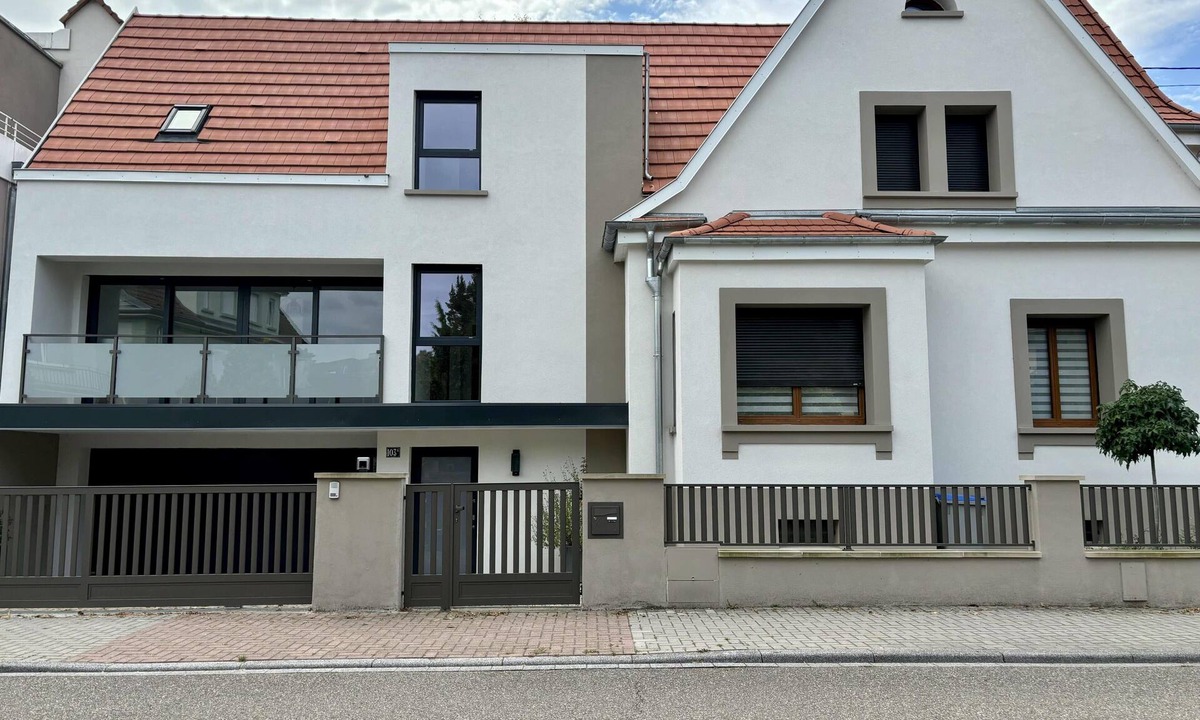 Eckbolsheim Apartment | Designer flat with lovely terrace!