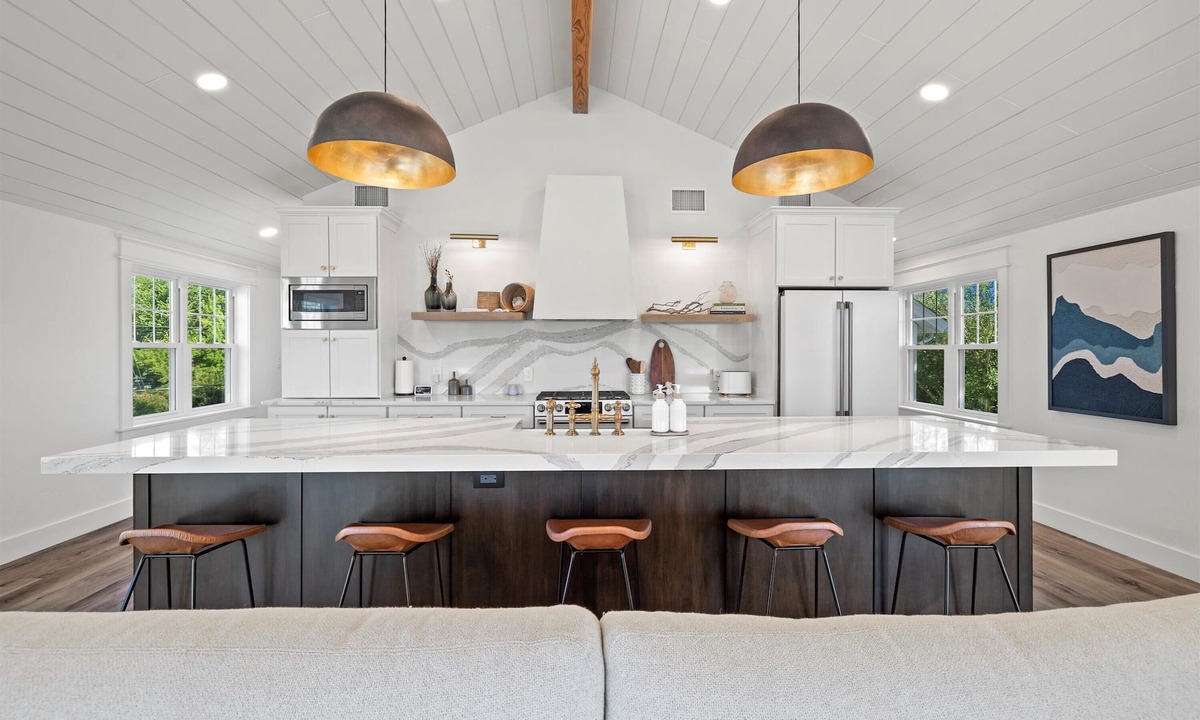 Village of Pewaukee House | Designer Home with Upper Balcony & Lake Views Walk to Pewaukee Beach