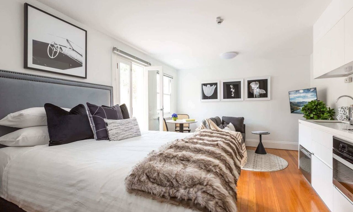 Lewisham Apartment | Designer Studio in Grand Manor 20 min From Sydney