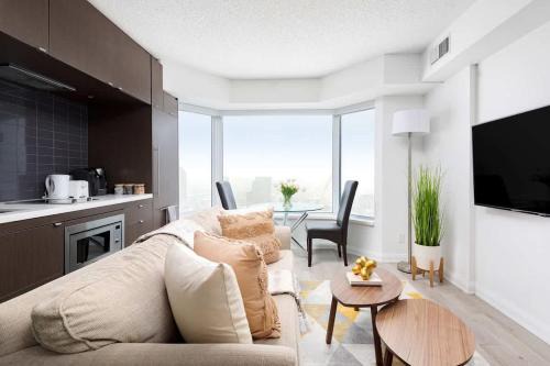 Yorkville Apartment | Designer Yorkville Stay Glam Vanity Mirror