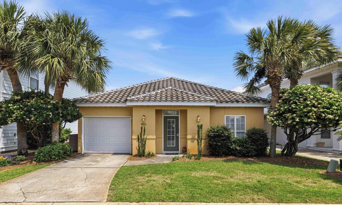 Emerald Waters Village House | Destin Mojo