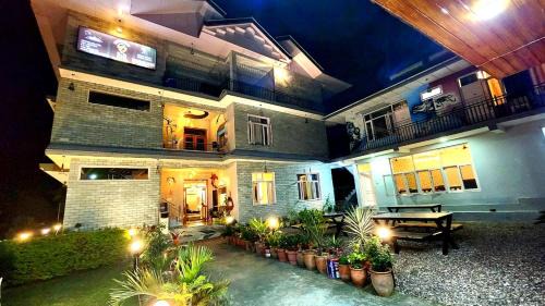 Gunehr Hostel | Destination Bir