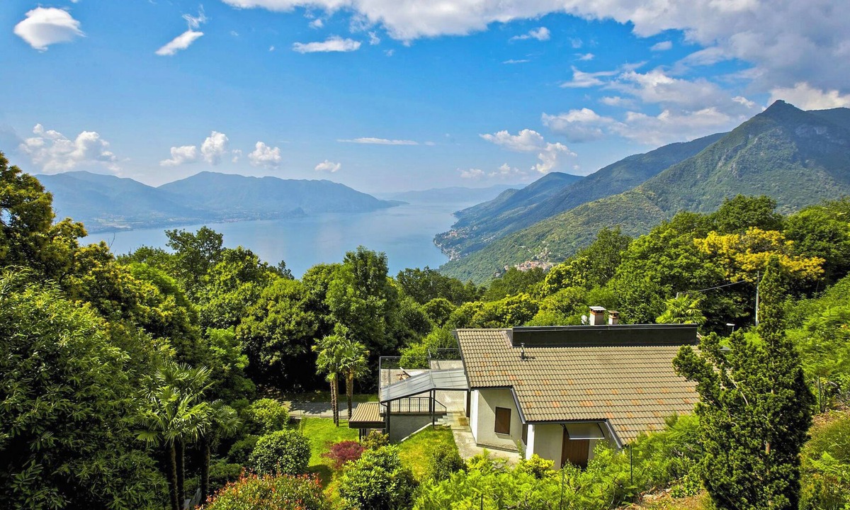 Trarego House | Detached 3-bedroom house with huge terrace & dream lake view