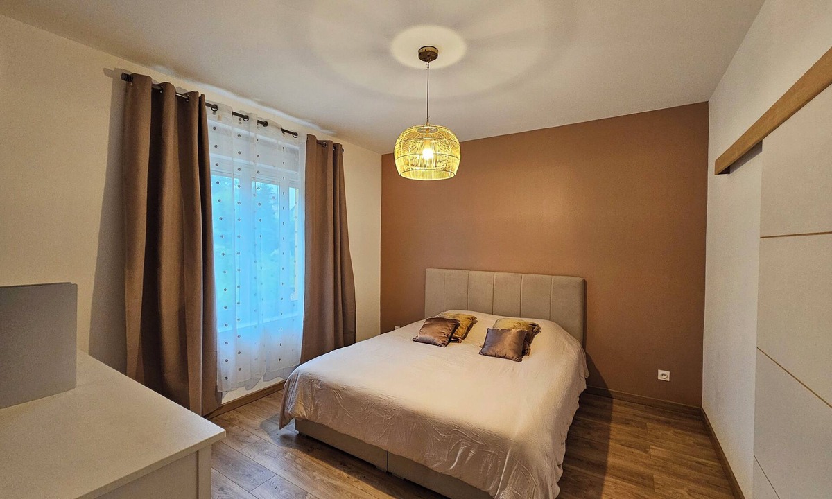 Saint-Priest-en-Jarez House | Detached house with garden and terraces near stadium