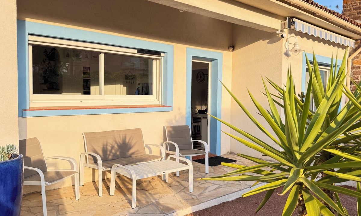 Boulouris-sur-Mer Villa | Detached villa with 1 a 8 fenced garden 100 m from the beach.