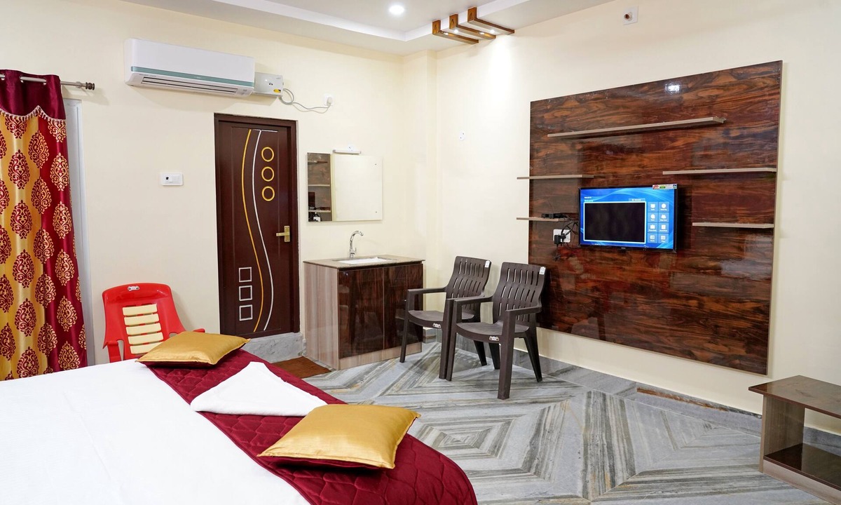 Srikalahasti Hotel | Devansh Bhanu Residency DBR