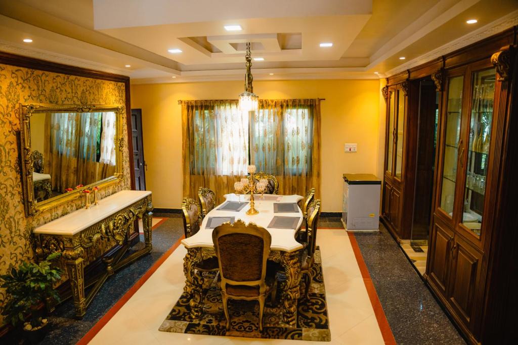Burhanilkantha Hotel | Devi Aura Villa