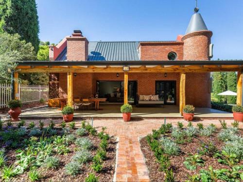 Koelenhof Apartment | Devon Castle Forest Lodge