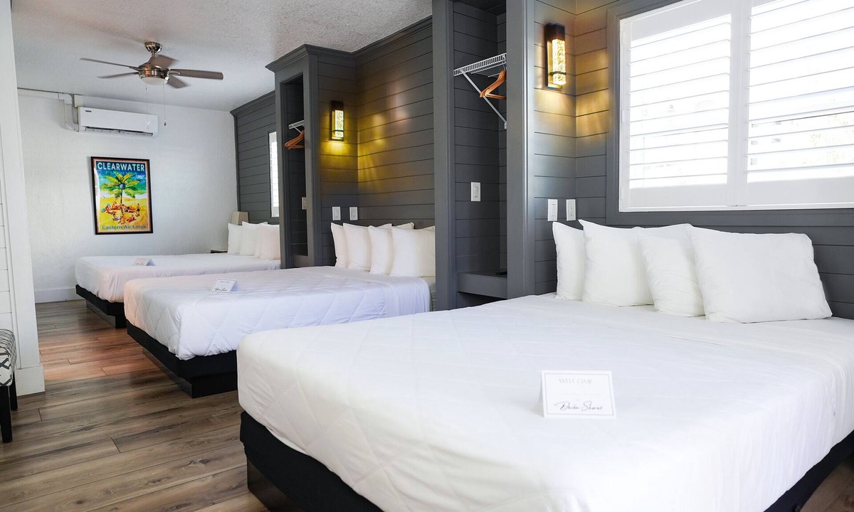 Clearwater Beach Hotel | Devon Shores - Triple Queen
