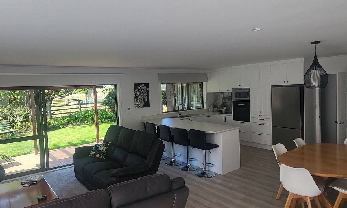 Whakatu Cottage | Dewdrop Cottage - a very special place to stay