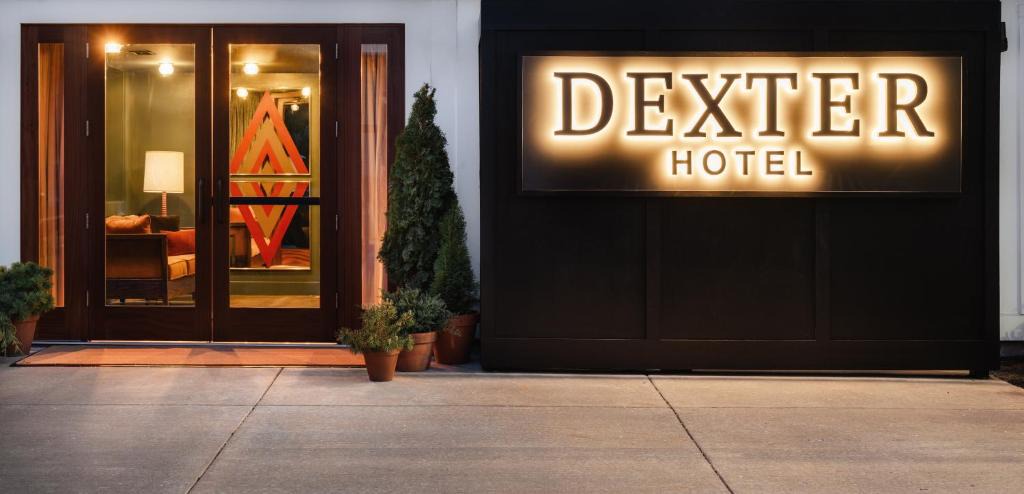Elk Rapids Hotel | Dexter Hotel