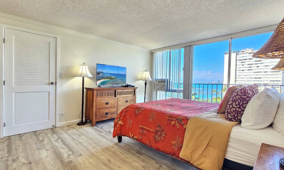Diamond Head - Kapahulu - St. Louis Apartment | Diamond Head 1 Bedroom Condo Queen Bed & Bunkbed